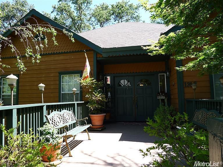 1st image of 1352 Village Ln
