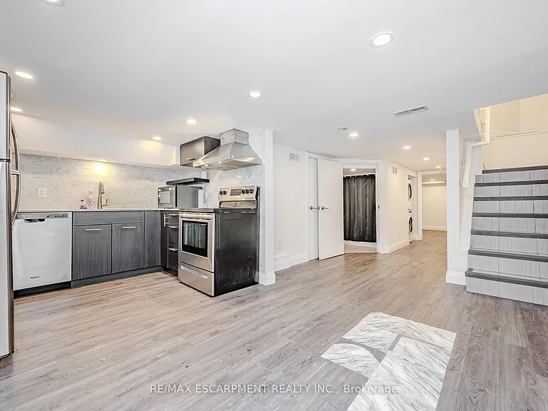 74 Cathcart St #1 — Photo 5