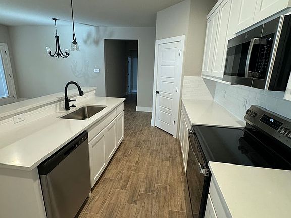 2nd image of 701 The Cottages Dr