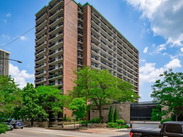 5901 N Sheridan Rd APT 12D, Chicago, IL 60660