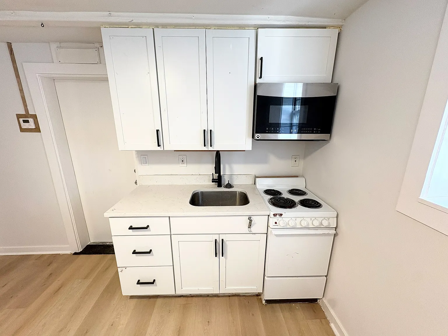 Studio, 150 sqft, $995 — Photo 2