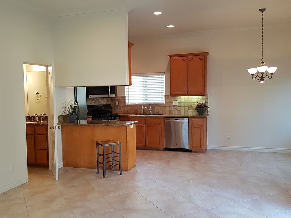 1st image of 2749 Gramercy Ave