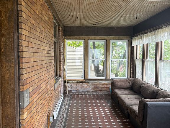2nd image of 882 McIntire Way
