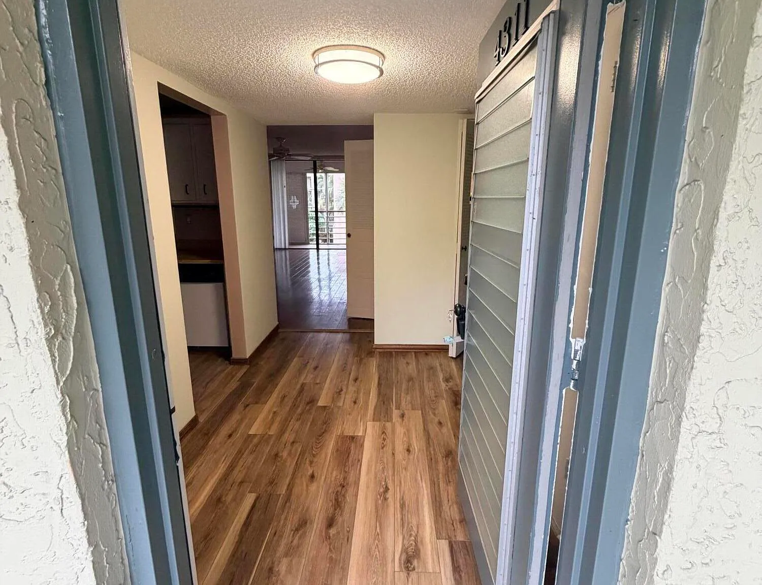 1 bed, 1.5 bath, 830 sqft, $1,600 — Photo 1