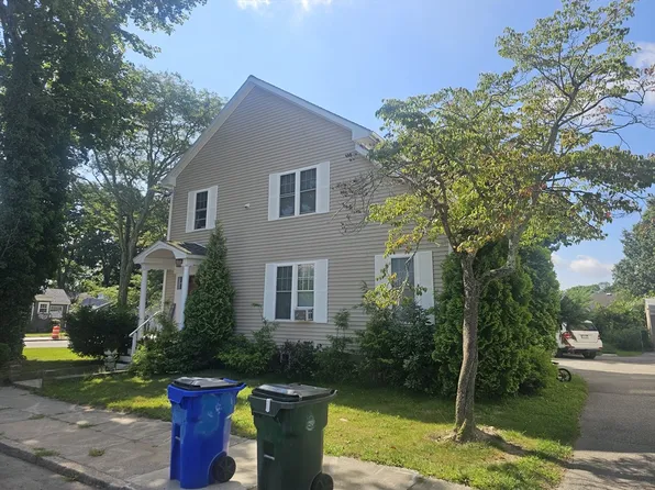 39 Bond St, Fall River, MA 02720