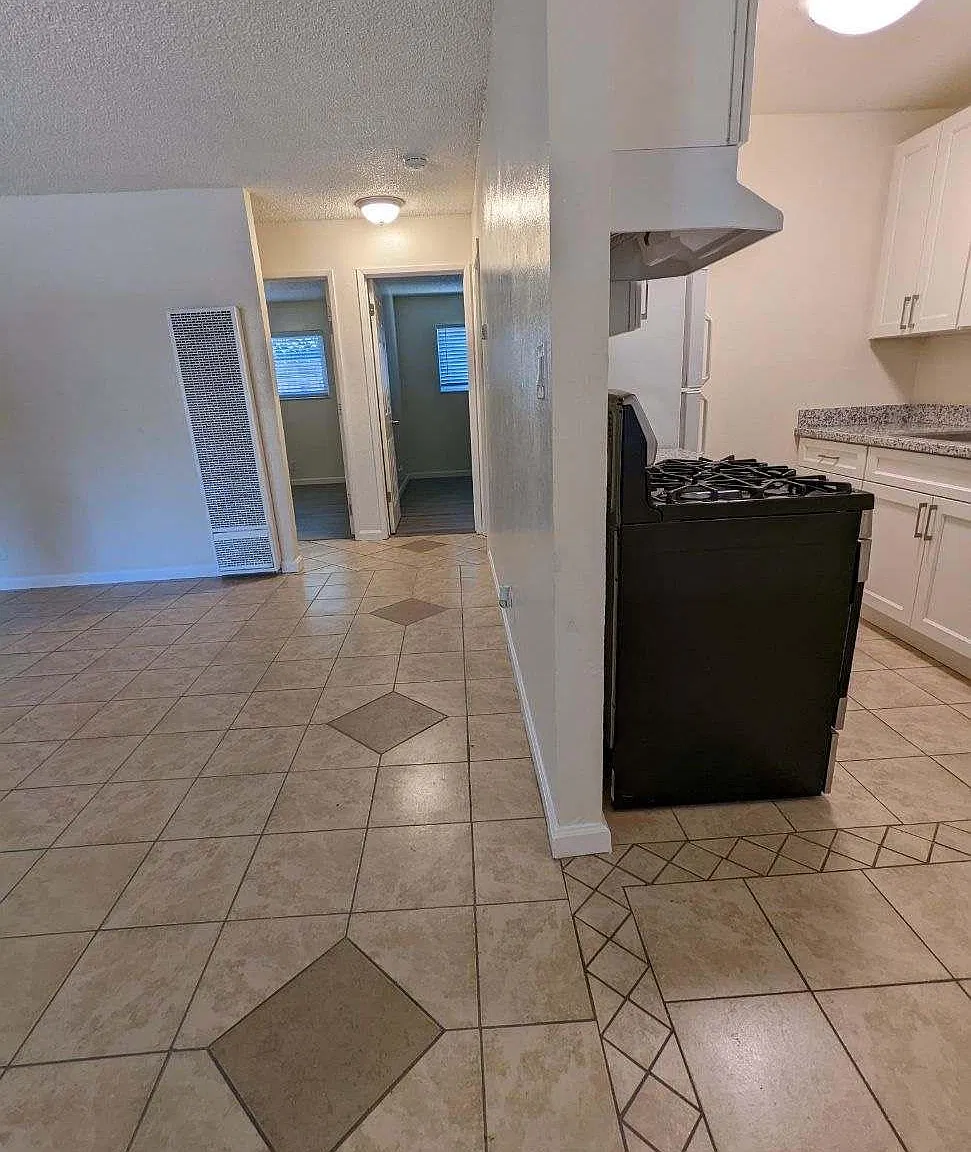 2 bed, 775 sqft, $1,585 — Photo 3