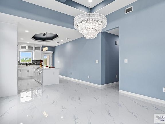 3rd image of 359 Valle Alto Dr