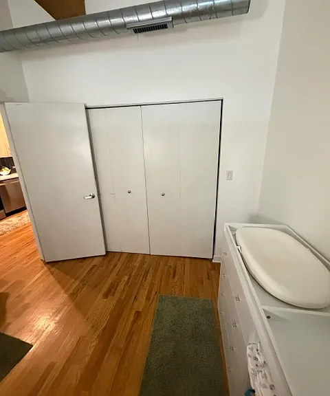 1344 W Madison St #302 — Photo 8