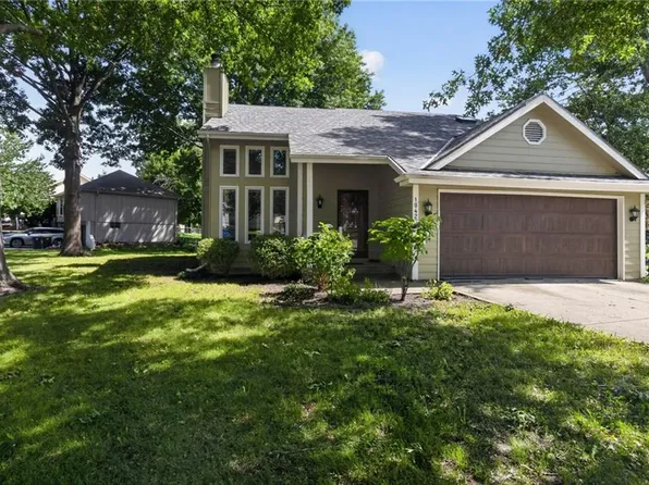 10425 N Campbell Ct, Kansas City, MO 64155