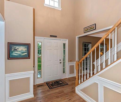 Gracious 2-story Front Entry