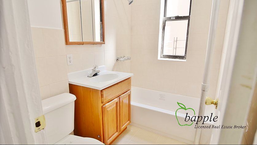 2nd image of 549 Isham St APT 23