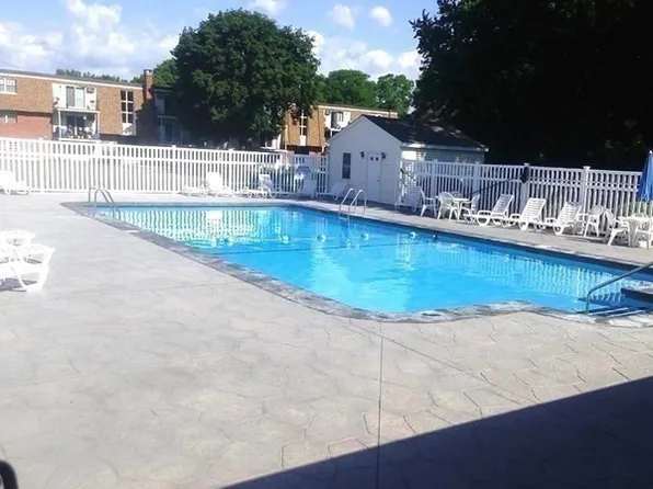 80 Damon Rd APT 4205, Northampton, MA 01060