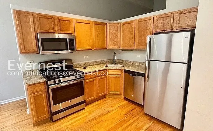1 bed, 1.0 bath, 900 sqft, $1,995 — Photo 3
