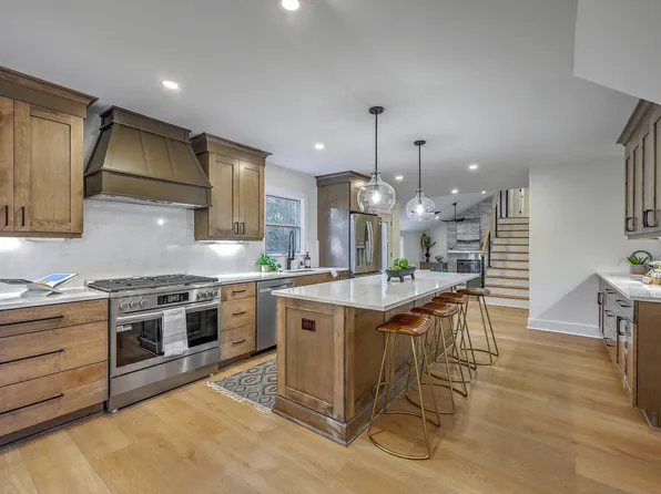 15 Windsor Dr, Charleston, SC 29407