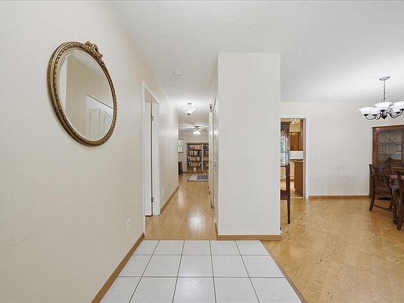 4th image of 11911 238b St