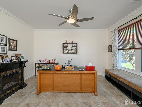 4th image of 33 Heath Ln