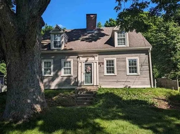 991 Canton Ave, Milton, MA 02186