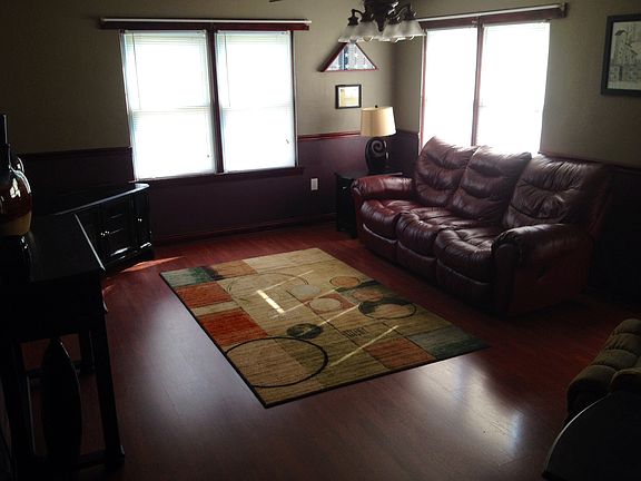 5th image of 204 S Fosler Ave