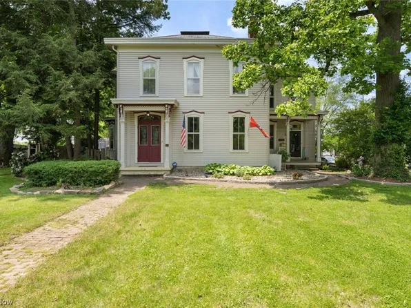 2261 Dresden Rd, Zanesville, OH 43701