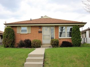 5745 N 98th St, Milwaukee, WI 53225