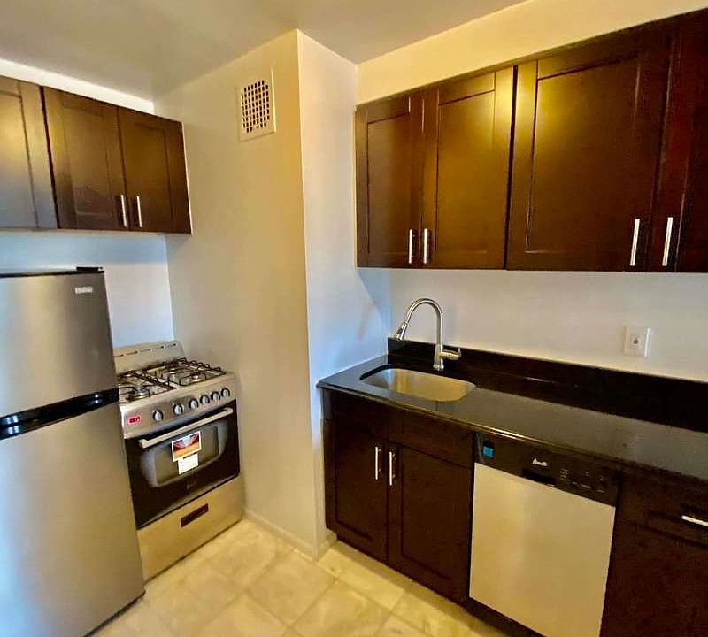 1st image of 52 W 91st St #5S