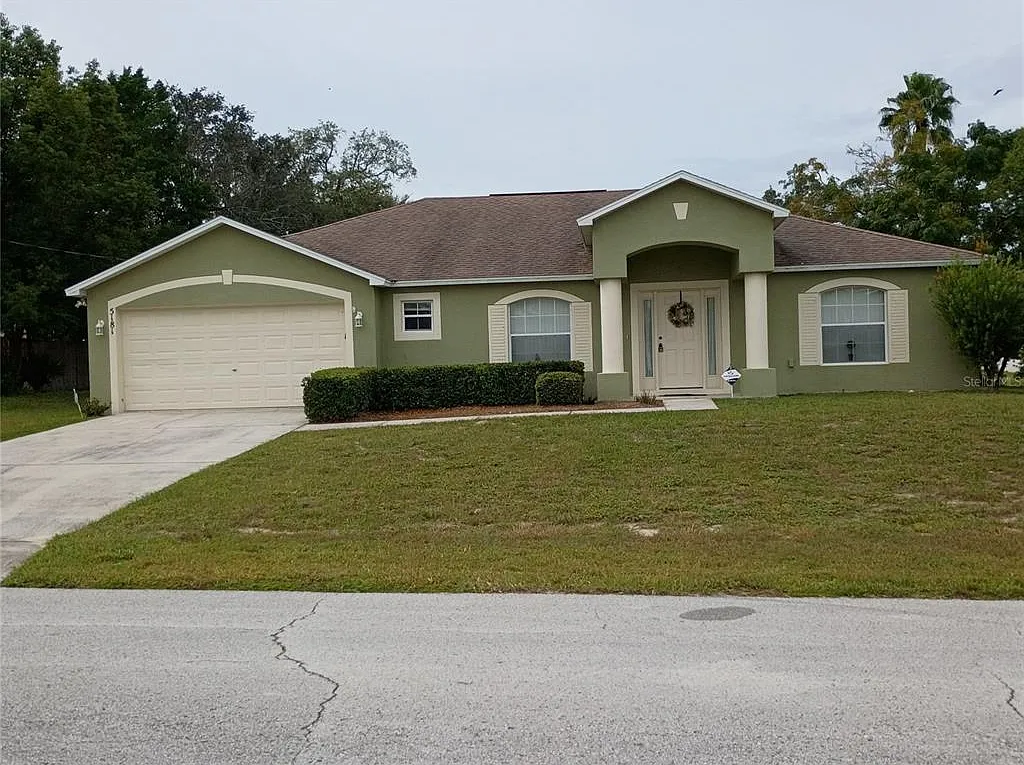 3 bed, 2.0 bath, 2020 sqft, $2,100 — Photo 1