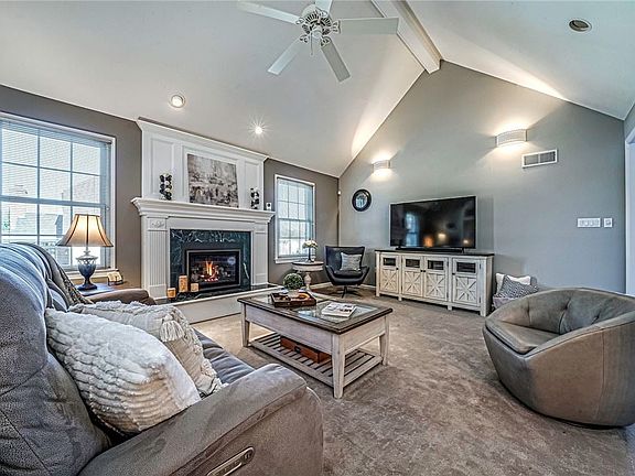 3rd image of 2520 Minton Dr