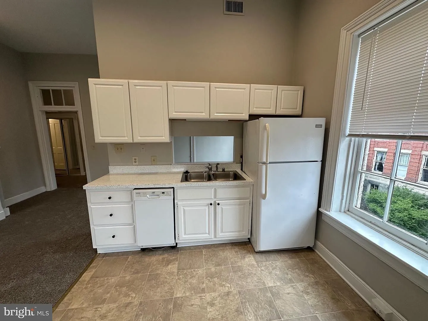 Now Available! 2 Bed 1 Bath Downtown Fredericksburg Apartment — Photo 3