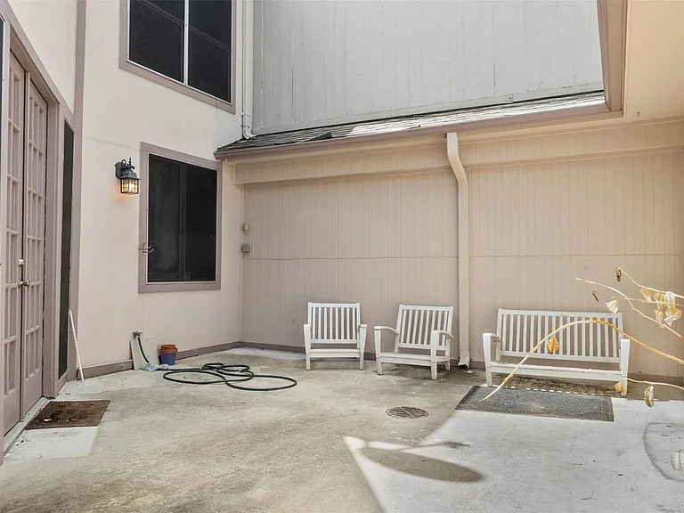 668 N Eldridge Pkwy — Photo 17