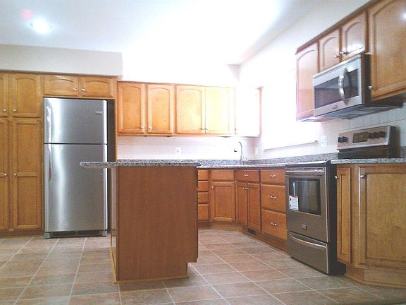 3rd image of 8633 Cedar Ct