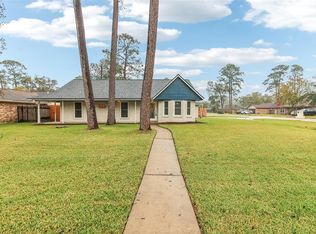 7302 Cottonwood Dr, Baytown, TX 77521