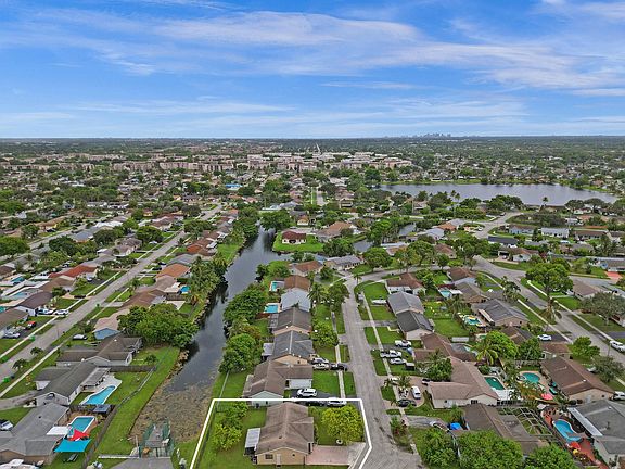 5th image of 11155 NW 26th Street