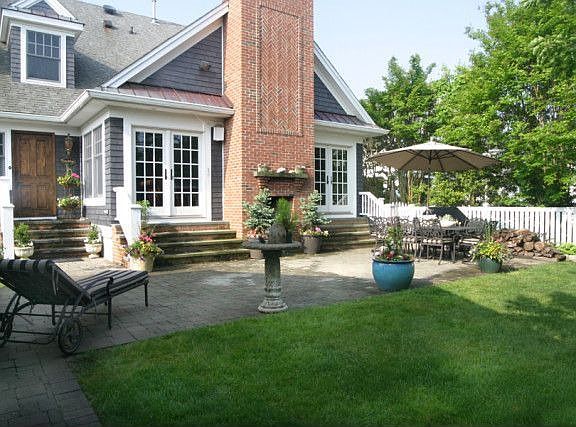 Lush backyard & gardens