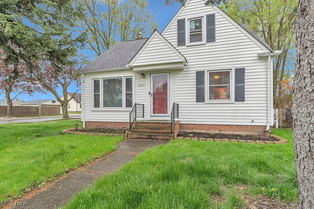 9601 Biddulph Rd photo 1