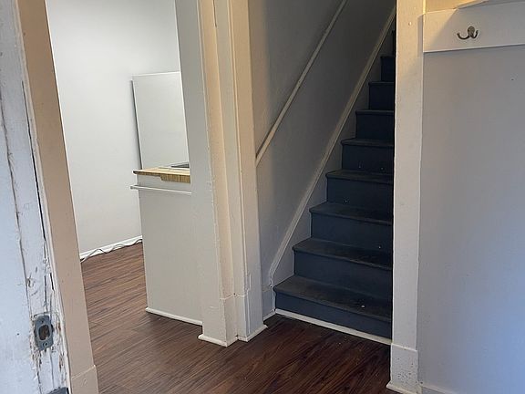 4th image of 201 Elyria St #2B