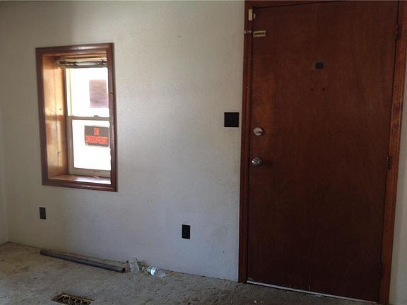 2nd image of 806 S Carlisle Ave