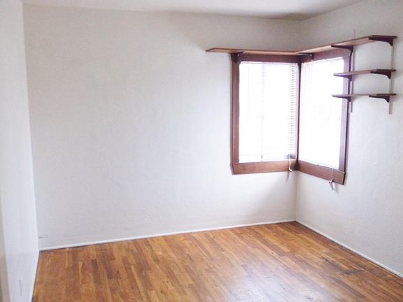 4th image of 820 S Pacific St #B