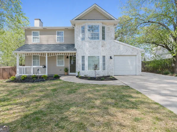 155 Bear Run Ct, Chattahoochee Hills, GA 30268