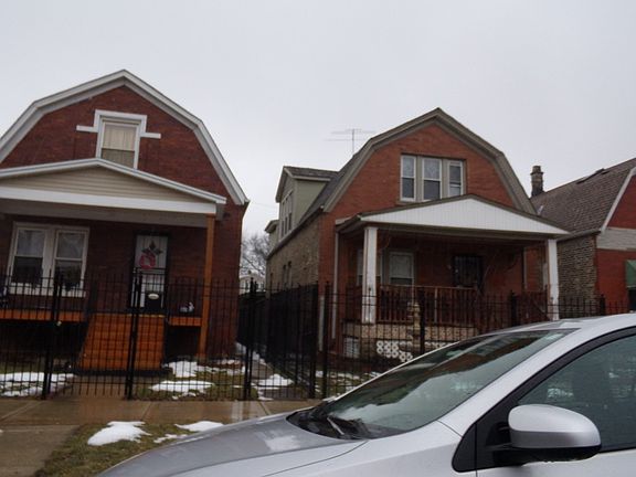 2nd image of 1124 N Karlov Ave