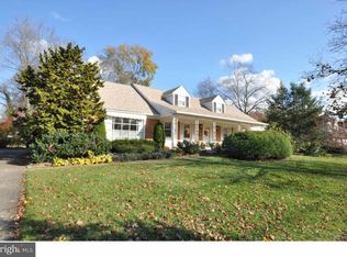 115 Ramblewood Rd, Moorestown, NJ 08057