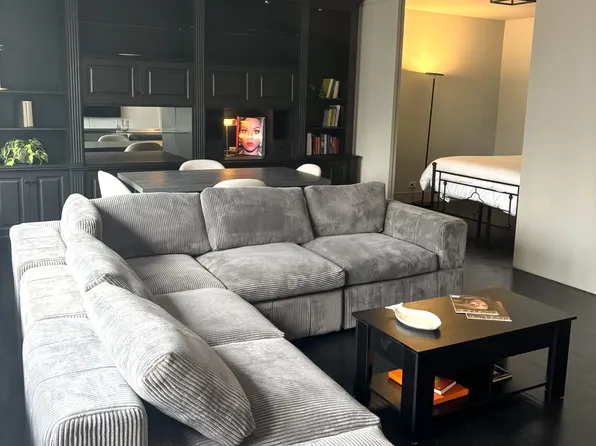 303 East 57th Street image 1 of 11