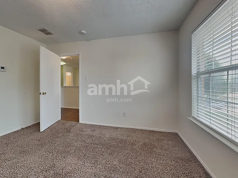 4405 Statesman Ln — Photo 26