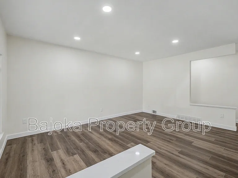 43018 Burlington Dr — Photo 7
