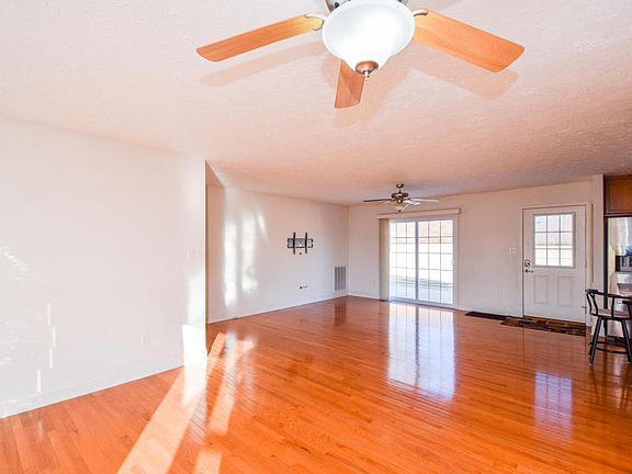 4th image of 5029 Pine St NW