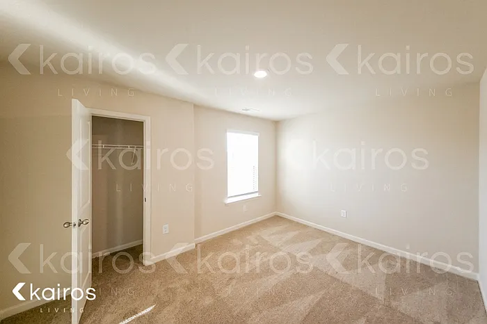 1139 Freedom Pkwy — Photo 10