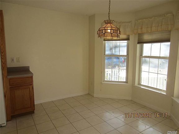 4th image of 5182 Village Cir E