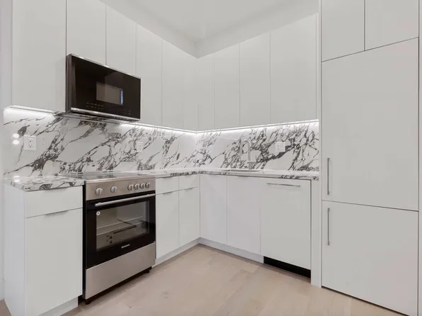 229 West 20th Street image 1 of 3