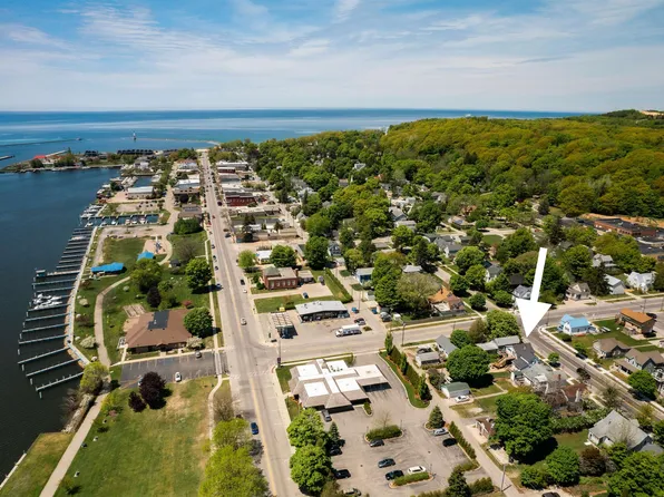 706 Forest Ave, Frankfort, MI 49635