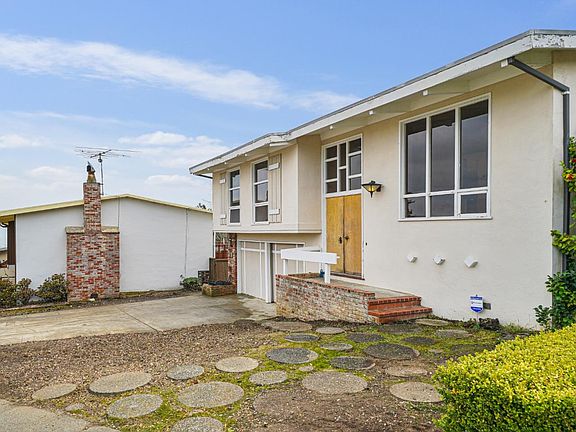 5th image of 151 Yorkshire Ct