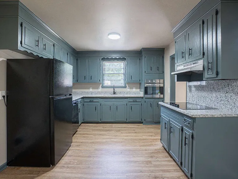 212 Brickling Rd — Photo 8